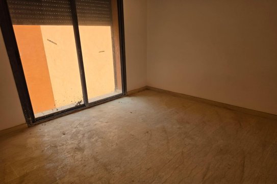 New duplex apartment with an interior courtyard on Victor Hugo Street - photo 1